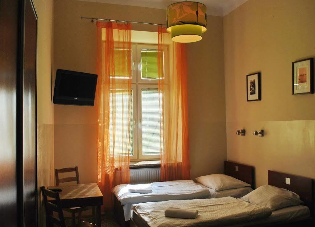 Aparthotel Kadetus Krasków Eksteriør bilde